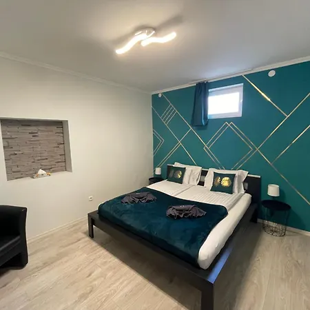 Royal Gold Apartman Kiskunhalas Exterior photo